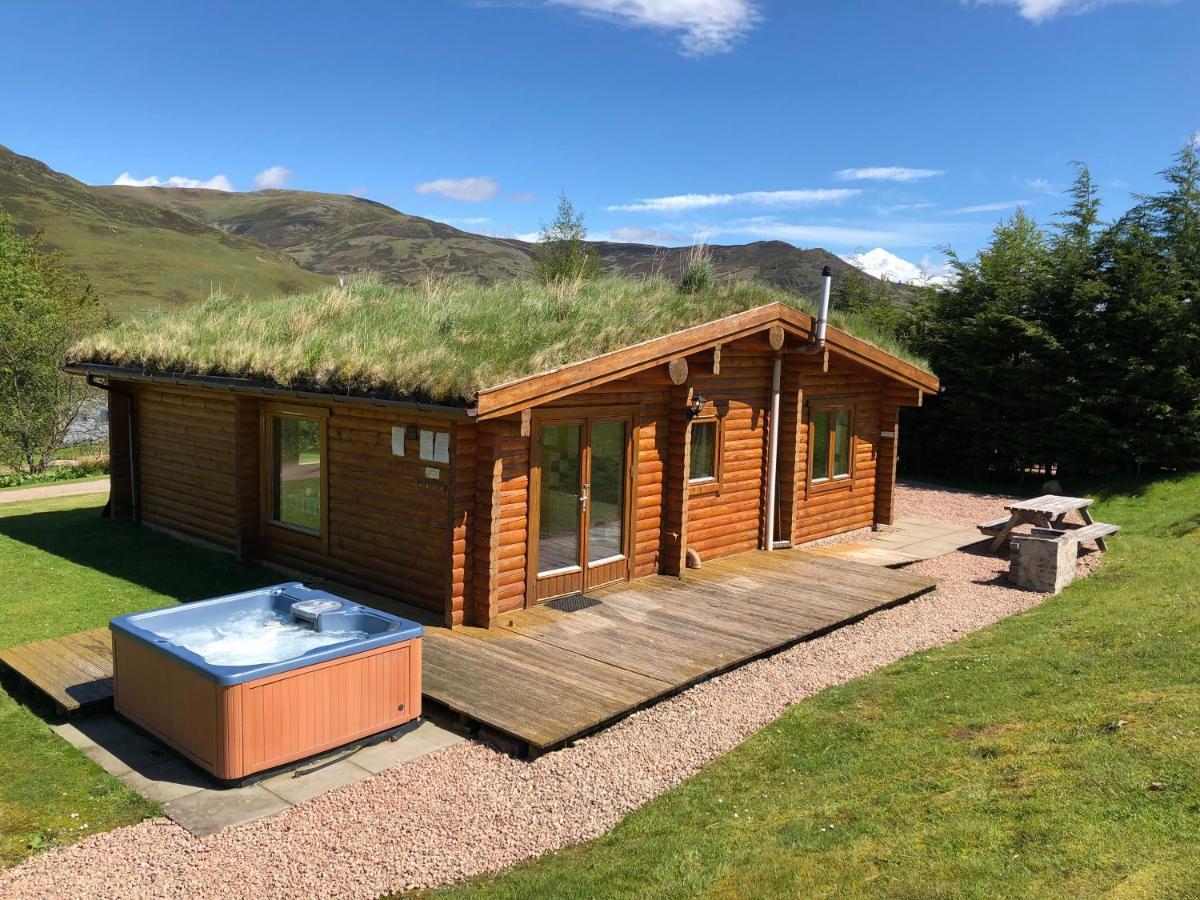 Glenbeag Mountain Lodges Spittal of Glenshee Exterior photo