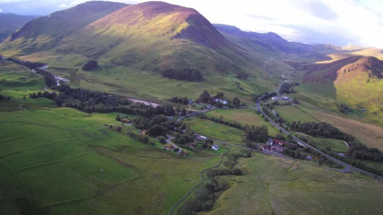 Glenbeag Mountain Lodges Spittal of Glenshee Exterior photo